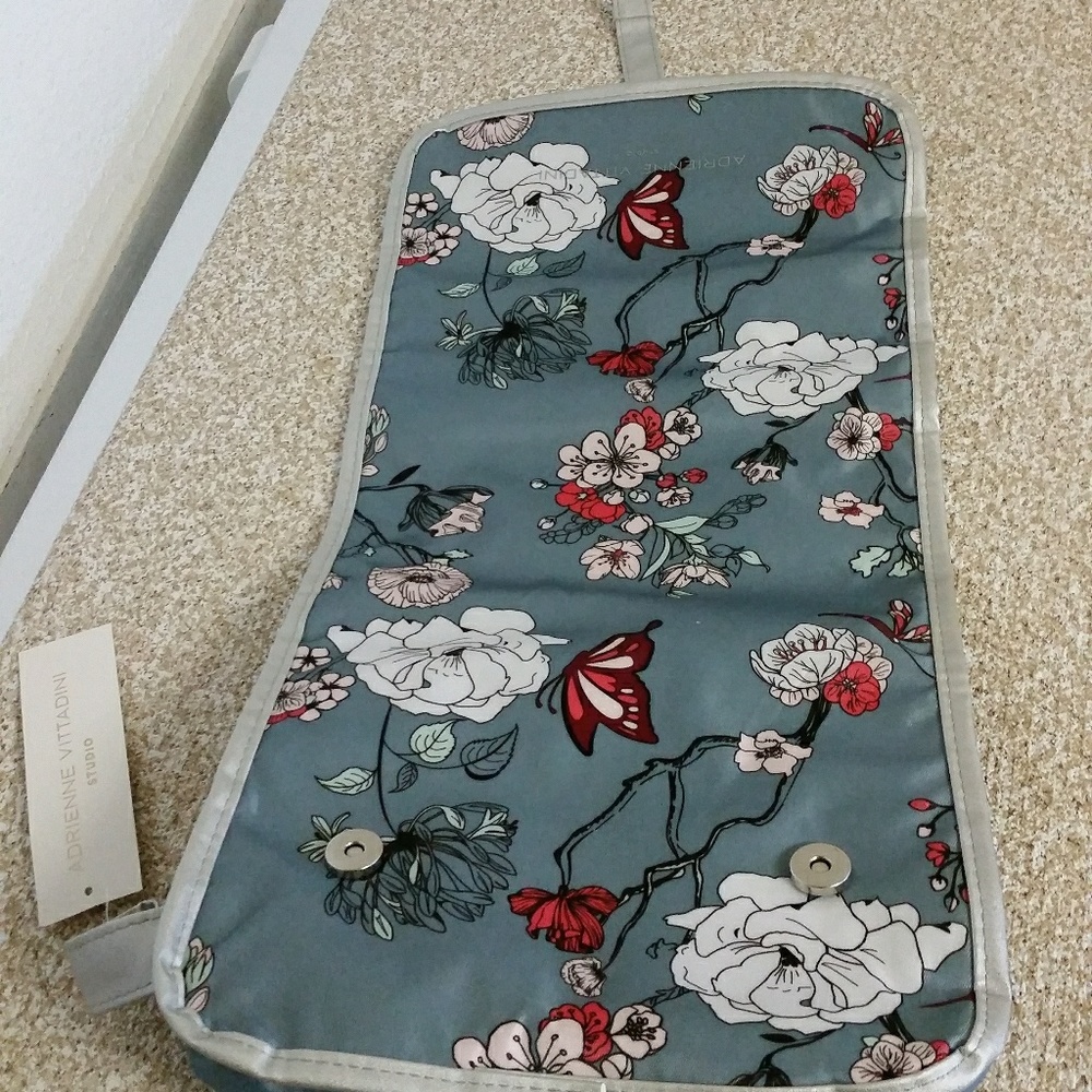 Adrienne Vittadini Floral Make Up Case - Picture 4 of 4